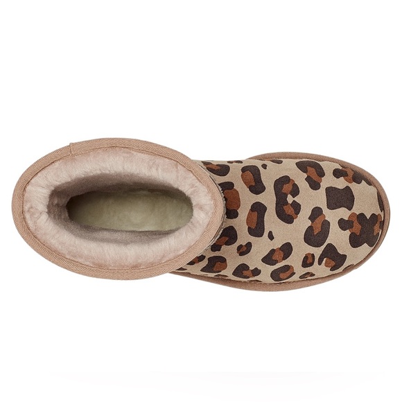 UGG Genuine Sheepskin Lined Leopard Print Boots, Size 7 New in Box - Picture 6 of 16